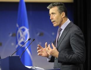 NATO head urges Russia to pull back troops from Ukraine border