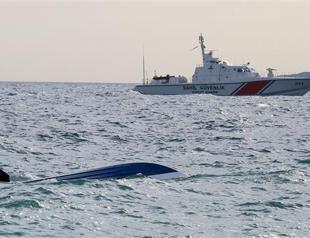 Eight drown as immigrant boat sinks off Turkey