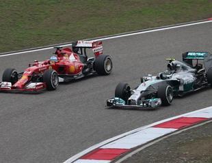 Alonso cheer, Raikkonen woe for Ferrari