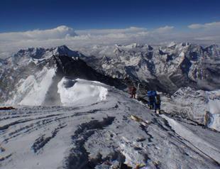 11 dead in Everest avalanche, 3 more bodies expected: rescuer