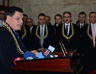 Top judge vows to expand freedoms amid row with the government