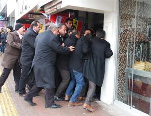 Police open fire in air as BDP supporters protest AKP candidate in Van