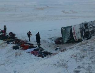 Full passenger bus crashes on Central Anatolia highway, killing 21