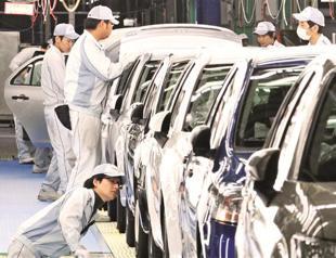 Toyota extends its world No. 1 title with record vehicle sales