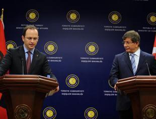 Turkish Foreign Ministry bans use of cell phones at press conferences