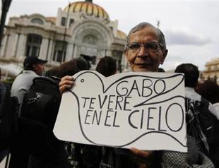 Thousands bid Garcia Marquez farewell in Mexico