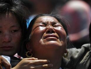 Everest sherpas say they are abandoning climbing season