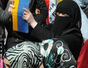 Rural Turkish women all wear Chanel no 5