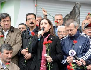 Unions commemorate demonstrators killed during 1977, 1989 and 1996 May Days