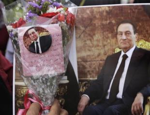 Egypt court bans Mubarak-era leaders from running in elections