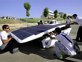 Iran students gear up solar car for US challenge
