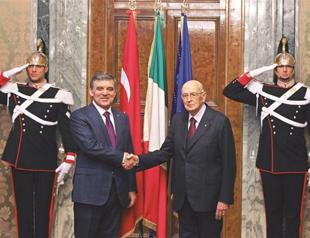 Media must be critical by its nature, says Turkish President Gül