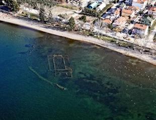 Academics work on mystery of ‘lost church’ at the bottom of Lake İznik