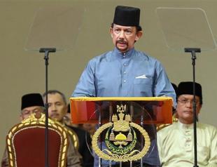 Brunei sultan pushes ahead with tough sharia code