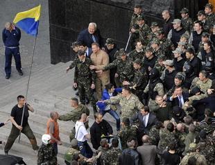 Ukraine detains Russian military attaché for spying