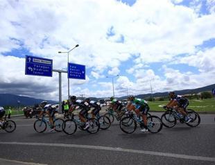 Viviani upsets Cavendish in Tour of Turkey fifth stage