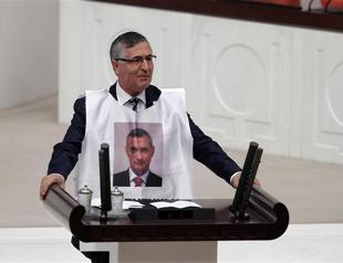 Row grows over release of contentious convicts