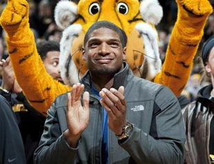 Sam becomes first openly gay player drafted into NFL