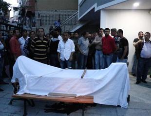 Prosecutor arrives at Istanbul scene where man was shot 27 hours after clashes