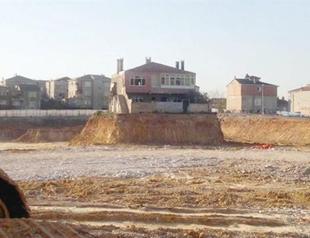 Family resists lucrative urban transformation project in popular Istanbul neighborhood