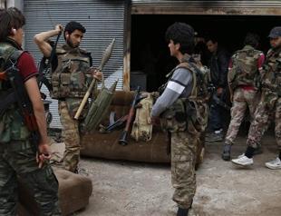 Syria rebels to free 1,500 families for food, prisoners: report