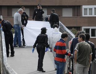 Mother, daughter held after Spain politician shot dead