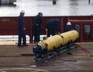MH370 search on hold after trouble with mini-sub