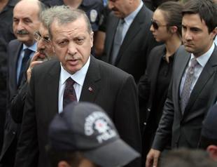 Turkish PMs adviser who kicked mourner removed from nonexistent position, still on duty: Report