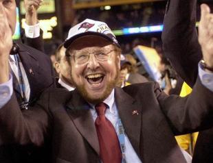 Manchester United owner Malcolm Glazer dead at 85