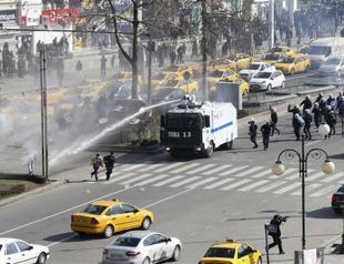 Police crack down on protesters mourning Berkin Elvan in Ankara