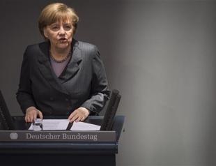 Merkel warns Russia of massive long-term damage over Ukraine
