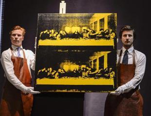 Warhol self portrait goes for $30 mn