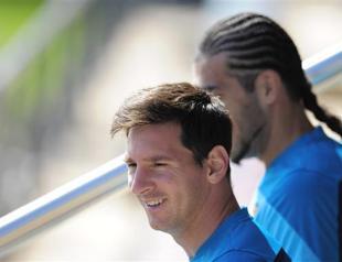 Messi agrees new Barcelona deal