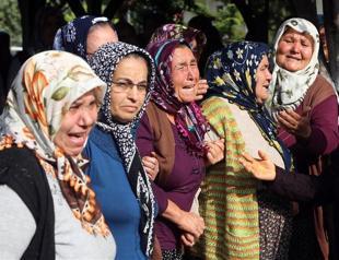 Individual grief in national mourning