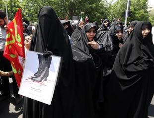 Iran protesters demand enforcement of hijab rules