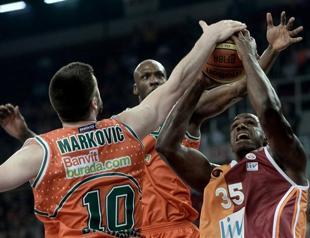 Galatasaray one win away from Turkish basketball league finals