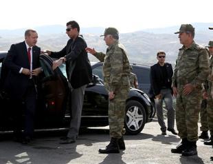 VIDEO: Turkish social media debates Erdoğans door-opening protocol