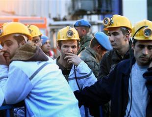 Company pushes trauma-hit miners to resume work