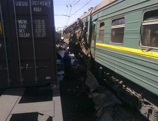 At least five dead, 45 hurt in train collision near Moscow