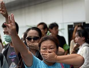 Hunger Games salute becomes symbol of Thai resistance