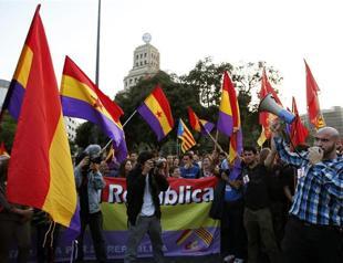 Spains scandal-hit royals look to new king and queen