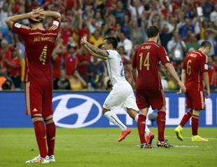 Chile end Spains reign at World Cup