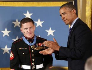 Obama to send advisors to Iraq, open to military action