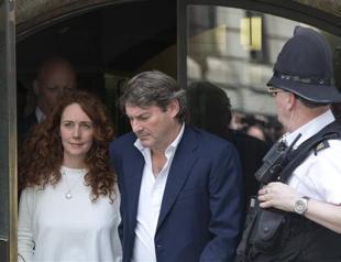 Brooks cleared, Coulson guilty in UK phone-hacking trial