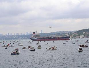 ‘Bosphorus is not an oil pipeline,’ say Istanbul locals in boat demo to mark Turkish Straits Day