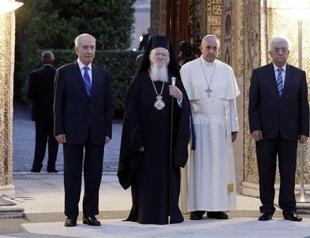 Abbas, Peres call for peace at Vatican ceremony attended by Pope Francis and Patriarch Bartholomew