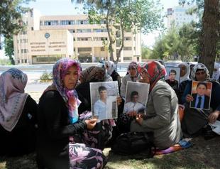 Families start hunger strike in Diyarbakır for return of children who joined PKK