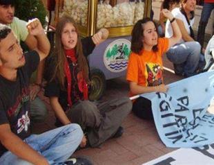 Girl with red foulard joins PKK