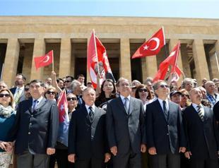 Released Balyoz convicts visit Anıtkabir