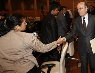 Deputy foreign minister meets families of Turkish hostages in Iraq